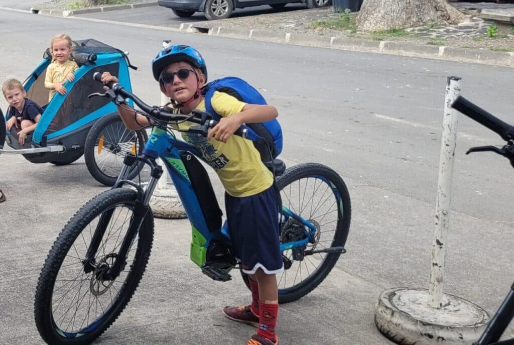 enfant en velo